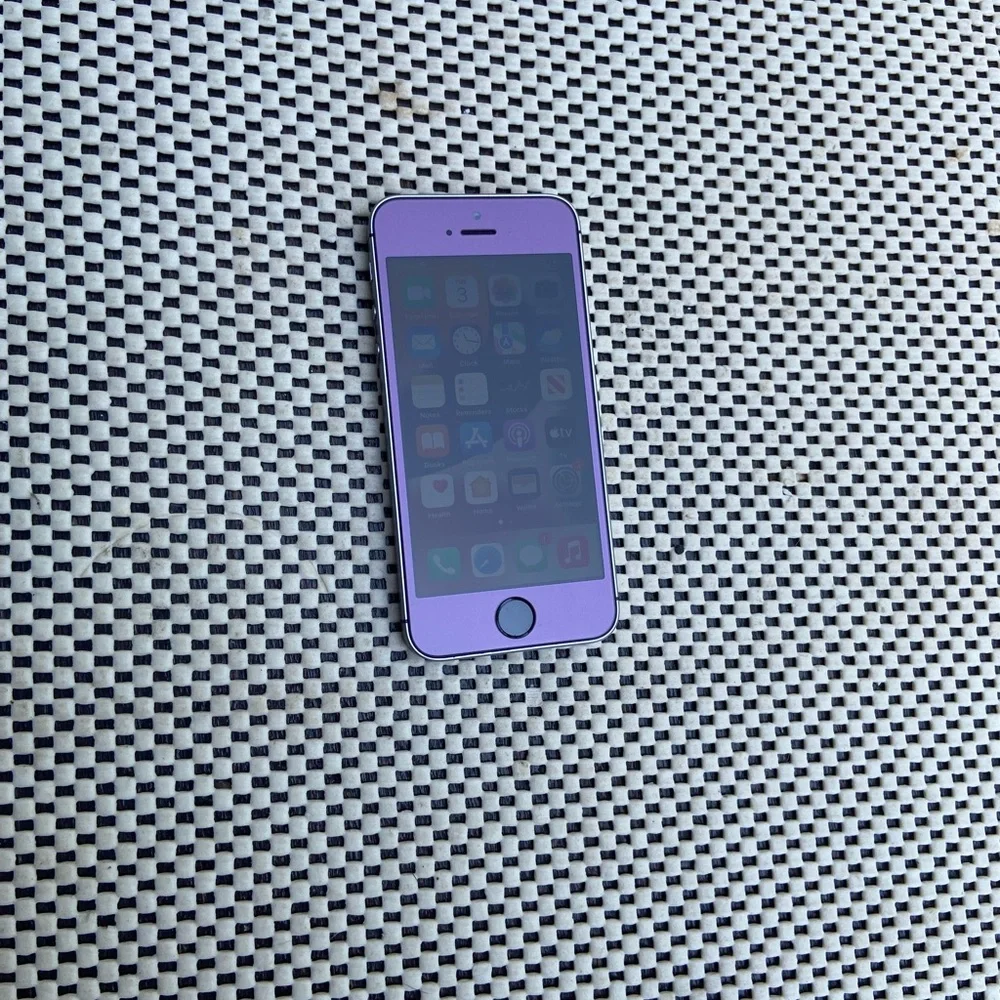 iPhone SE Custom Purple 32gb Unlocked Mint Condition